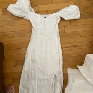 Banana Republic white Midi Dre’s with puffy sleeve